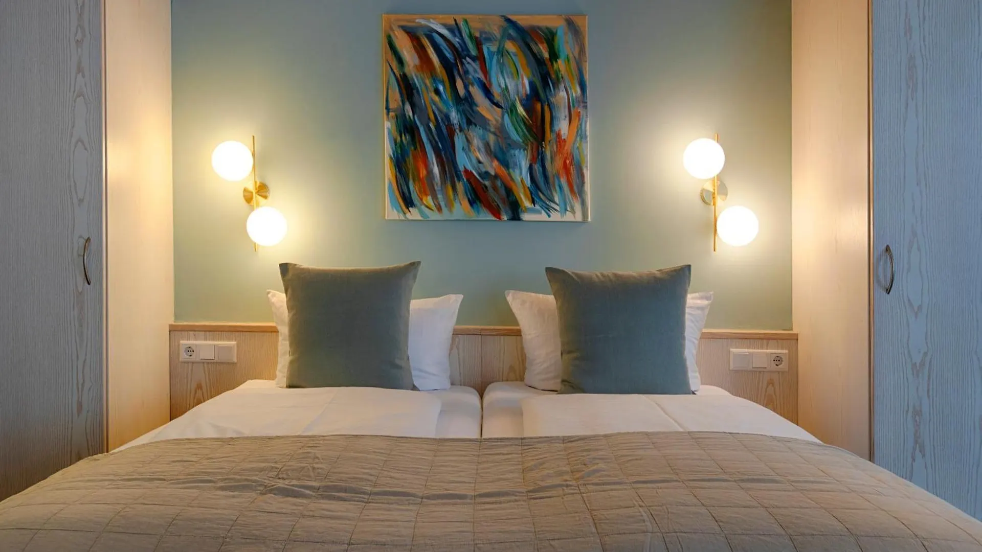 Hotel Kunterbunt In Wuerzburger Innenstadt  Wurzburg