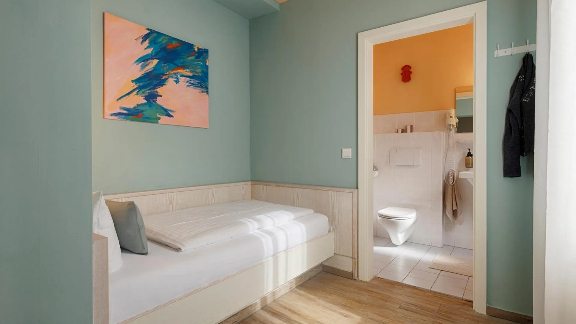 Hotel Kunterbunt In Wuerzburger Innenstadt